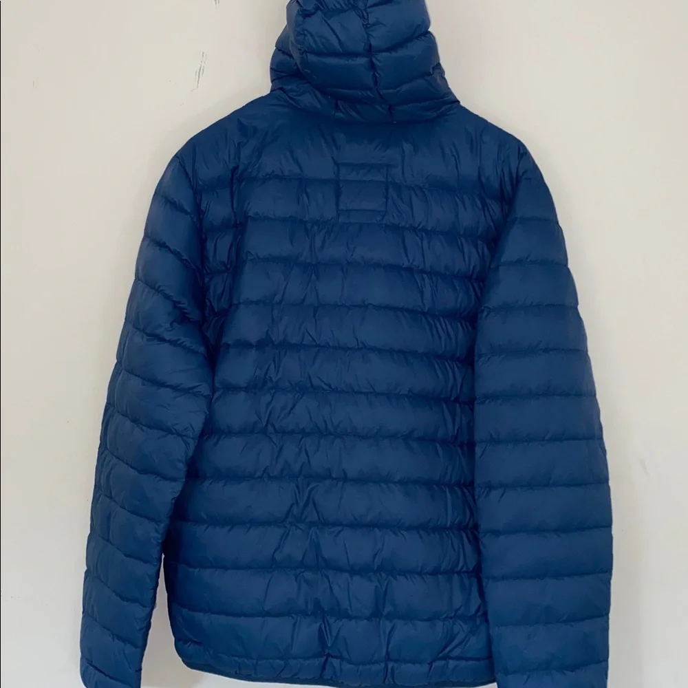 Kamik men’s dark blue down hooded puffer coat Sz M